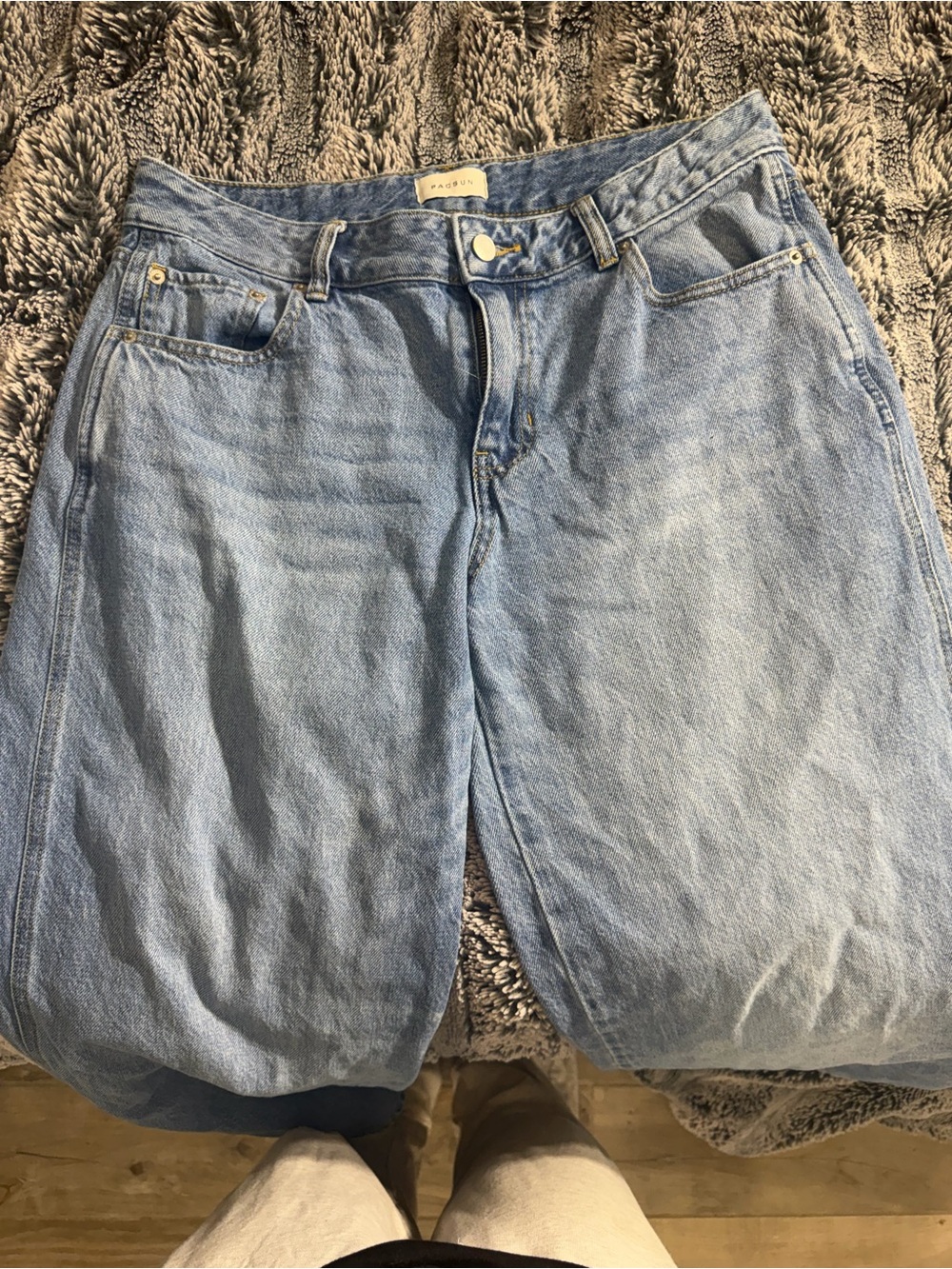 PacSun - size 29 SHORT - color medium indigo